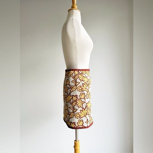 TOPSHOP | Gold Floral Tapestry Mini Skirt | 2 - Picture 4 of 6